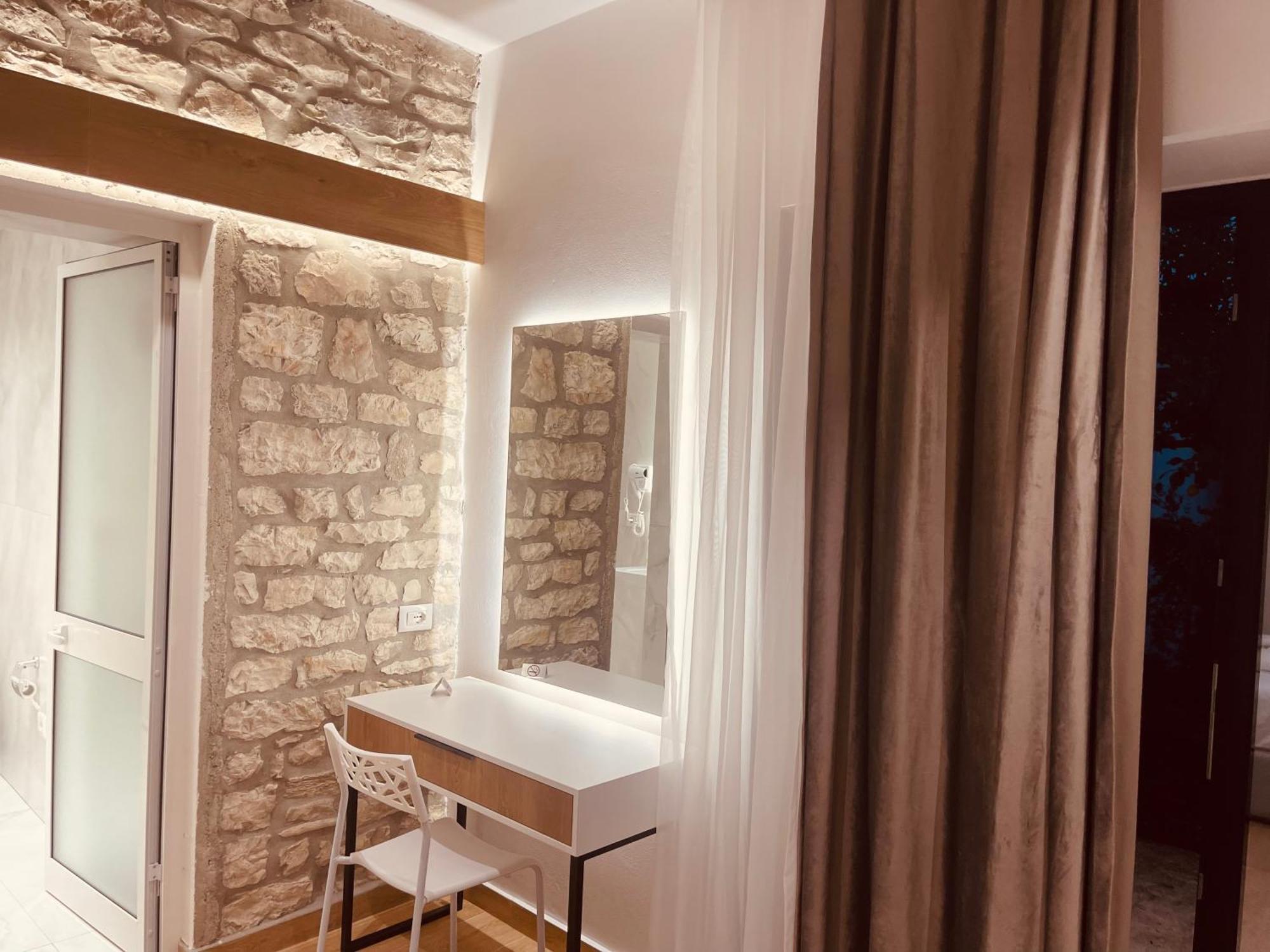 Comfort Guest Rooms Vila Hm Sarandë 외부 사진