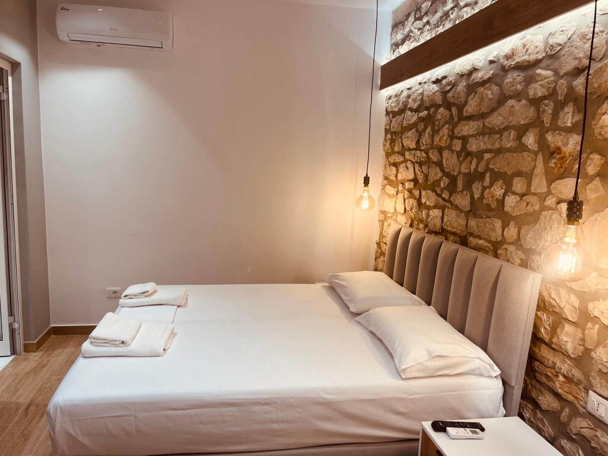 Comfort Guest Rooms Vila Hm Sarandë 외부 사진